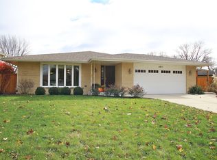 1811 N Andoa Ln, Mount Prospect, IL 60056