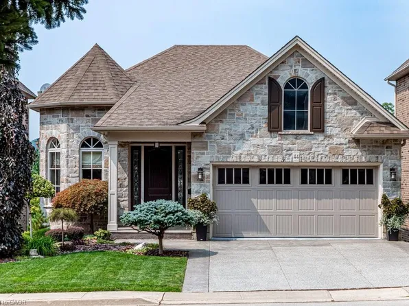 44 Turnbull Rd, Hamilton, ON L9H 3W6