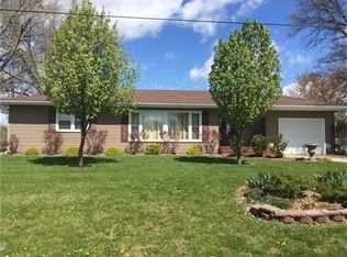 601 E Forrest St, Gallatin, MO 64640