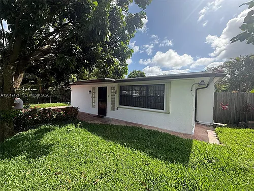 2650 SW 13th Ave Photo 1