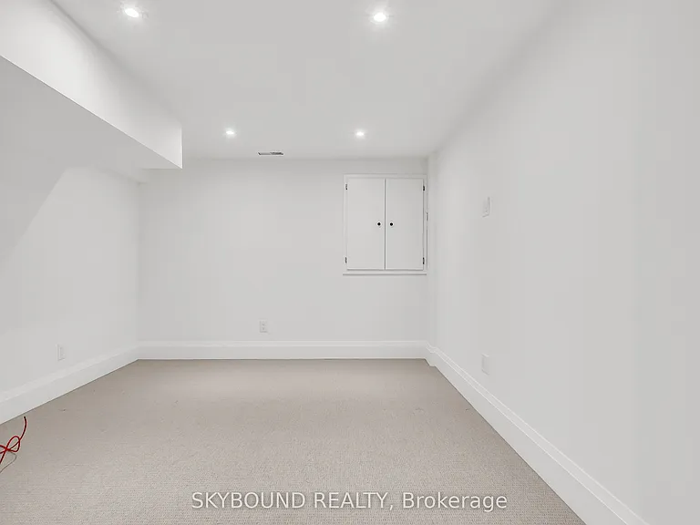 323 Mortimer Ave #B — Photo 31