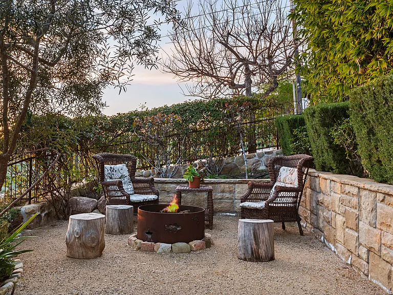 130 Valencia Rd — Photo 25