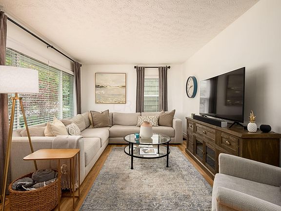 4th image of 301 Loveman Ave