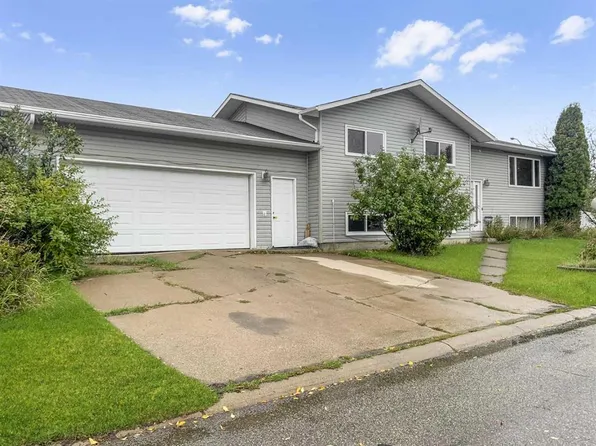 9218 104th Ave, Grande Prairie, AB T8V 3W6