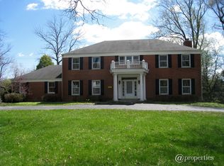 643 Elm Rd, Barrington, IL 60010