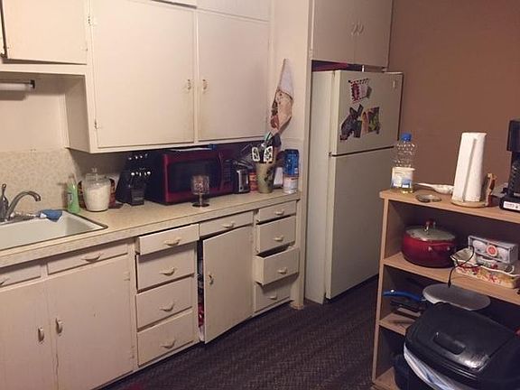5th image of 406 W Buckley St