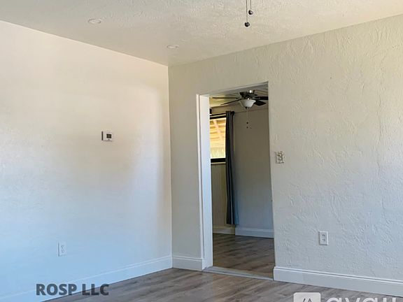 5th image of 309 Deeley St