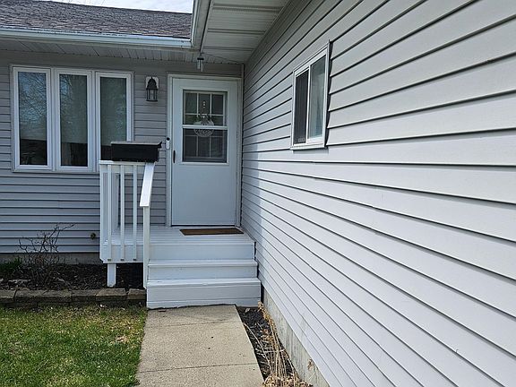 3rd image of 323 3rd Ave S