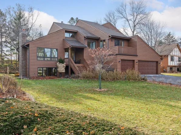 8140 Rhode Island Cir, Bloomington, MN 55438