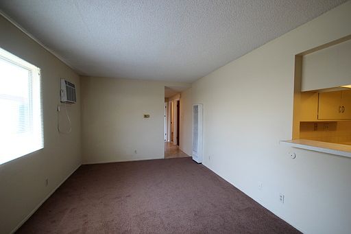 3rd image of 2085 El Molino Ave #2
