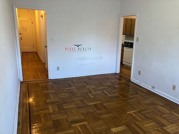 5th image of 30-26 35th St APT 5C
