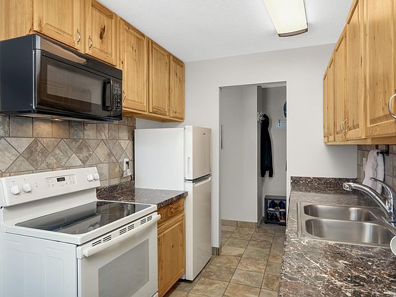 4th image of 811 Smetana Rd APT 8