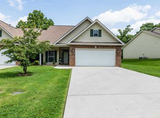 7248 Oakfield Ln, Powell, TN 37849