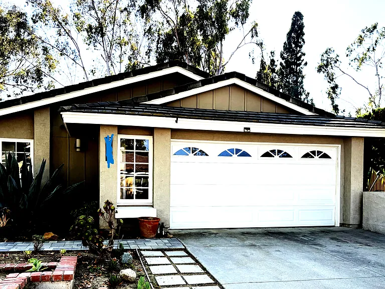 25041 Sunset Pl W — Photo 2