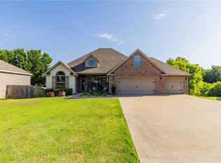 7114 Devonshire Ave, Springdale, AR 72762