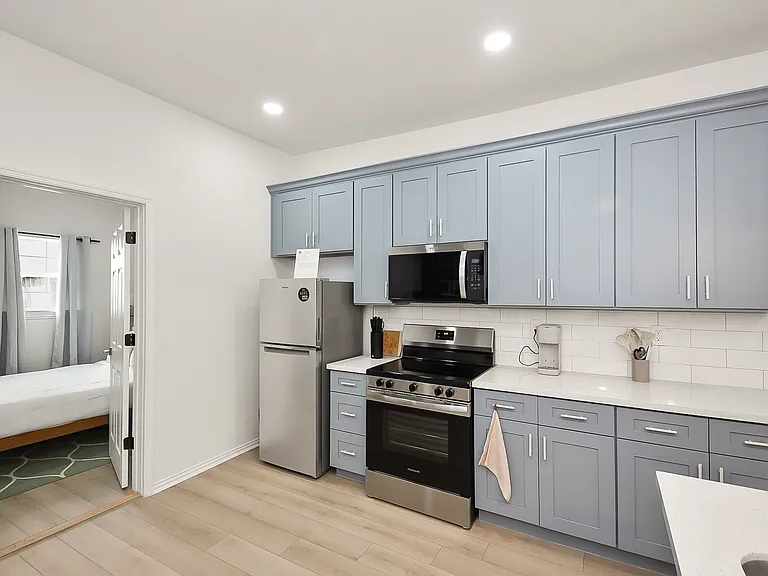 217 N Everton St — Photo 25