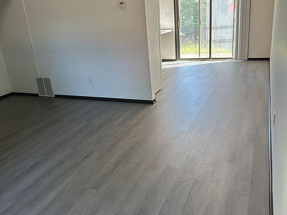 2nd image of 6 Morningside Dr APT 20