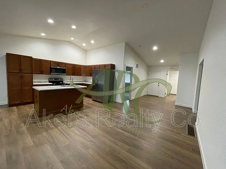 968 S Coral Pl — Photo 3