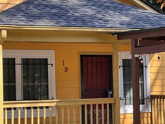 4th image of 19 Moury Ave SE