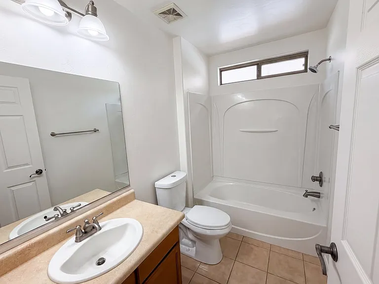 1018 E Lyle Canyon Dr — Photo 6
