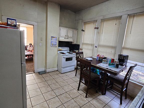 5th image of 1516 W 34th St