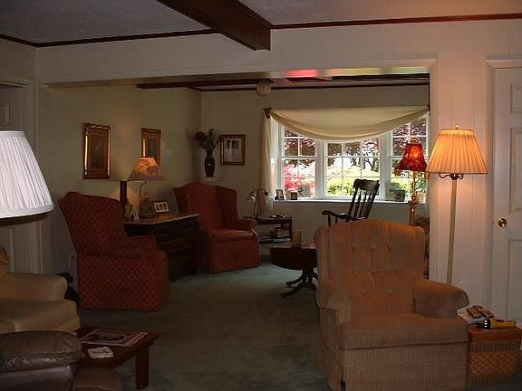 ell-shaped family room 25ft by 22 by 12