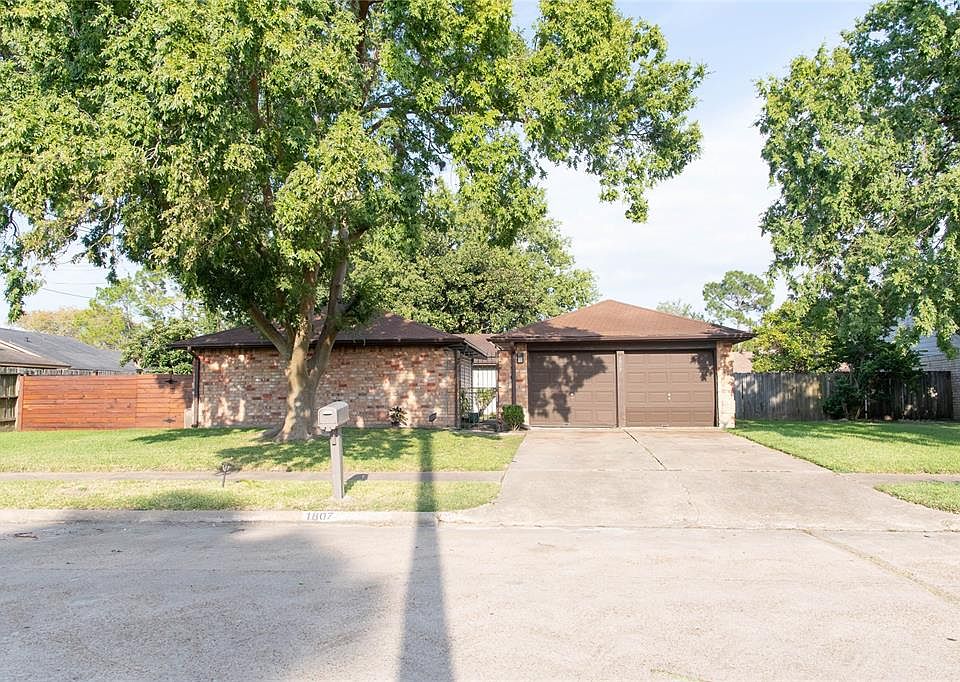 1st image of 1807 Bent Oak Dr