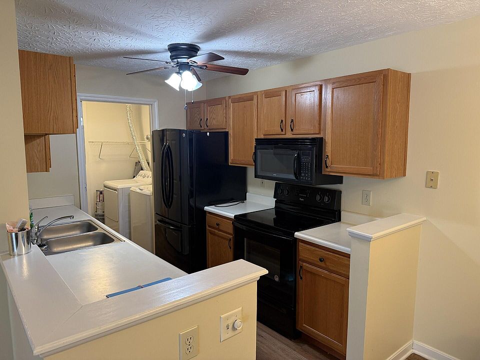 2nd image of 10567 Lynn Ln Unit 6
