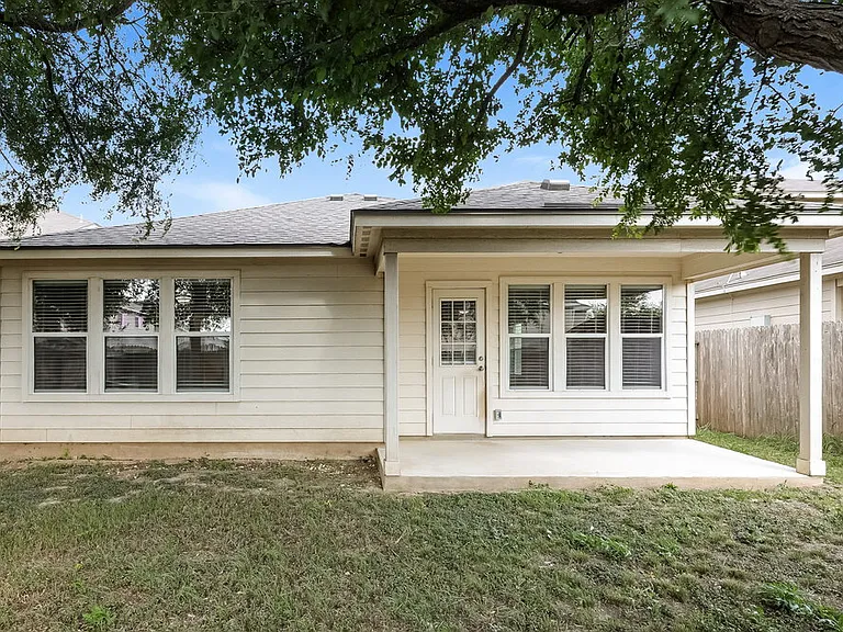 3411 Maguey Trl — Photo 16