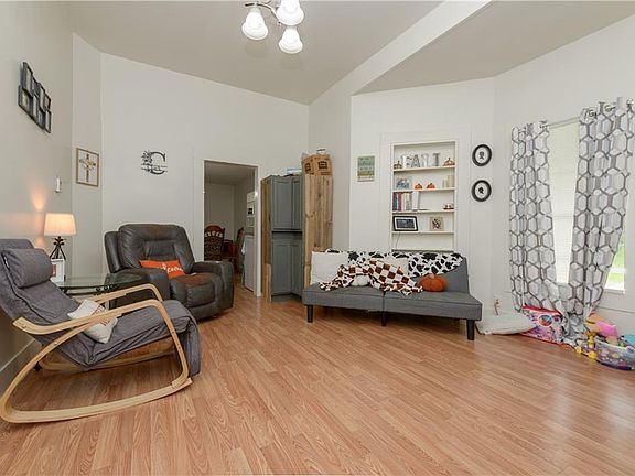 4th image of 317 Ware St