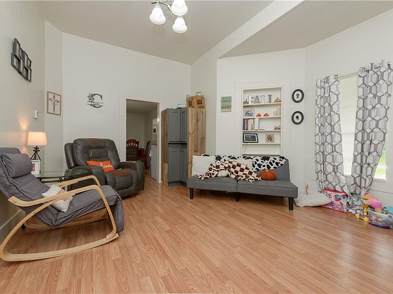Listing photo 4
