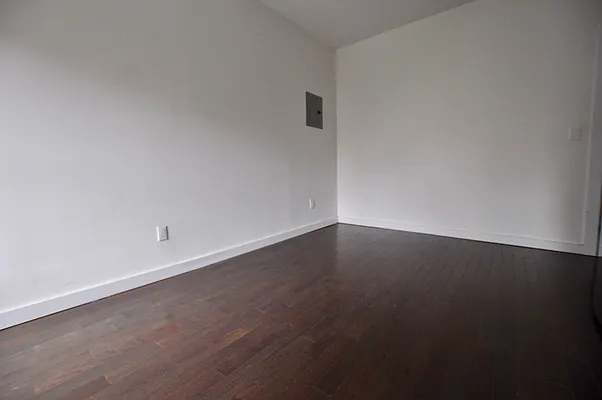 Rented by REAL New York | media 24