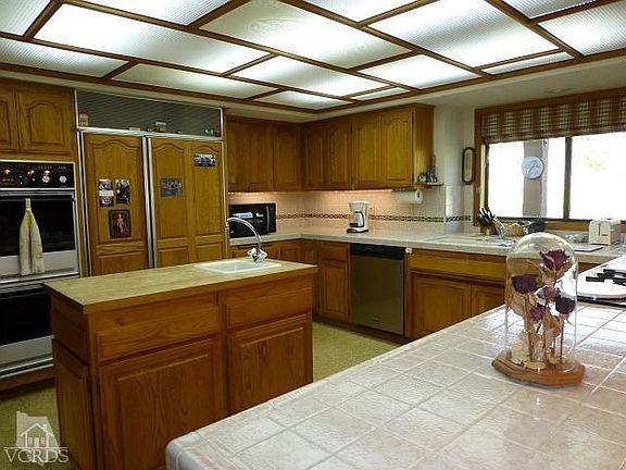 3rd image of 588 Mission Dr
