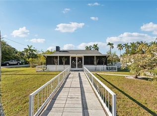3829 Edgewood Ave, Fort Myers, FL 33916