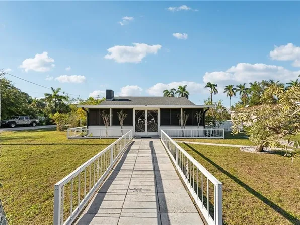 3829 Edgewood Ave, Fort Myers, FL 33916