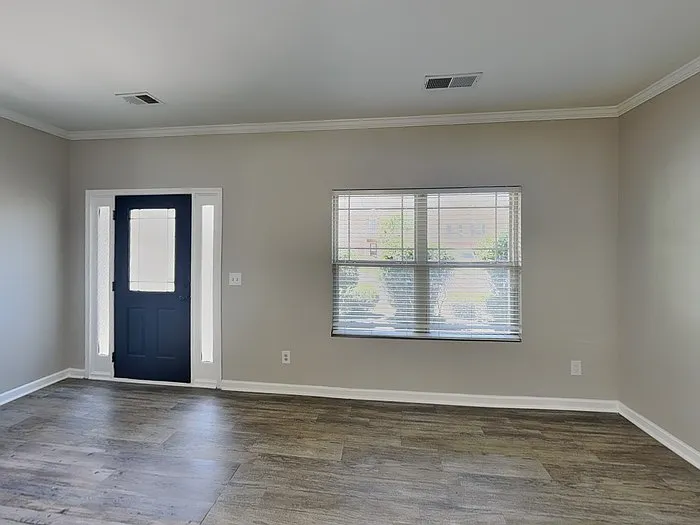1048 Regency Dr — Photo 6