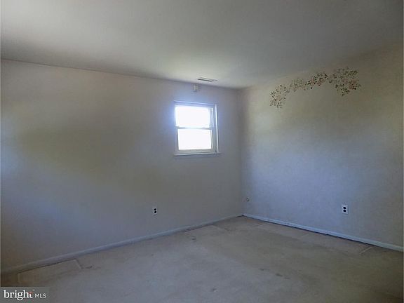 3rd image of 24 Heritage Valley Dr