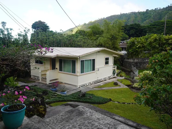 3588 Alani Dr #B, Honolulu, HI 96822