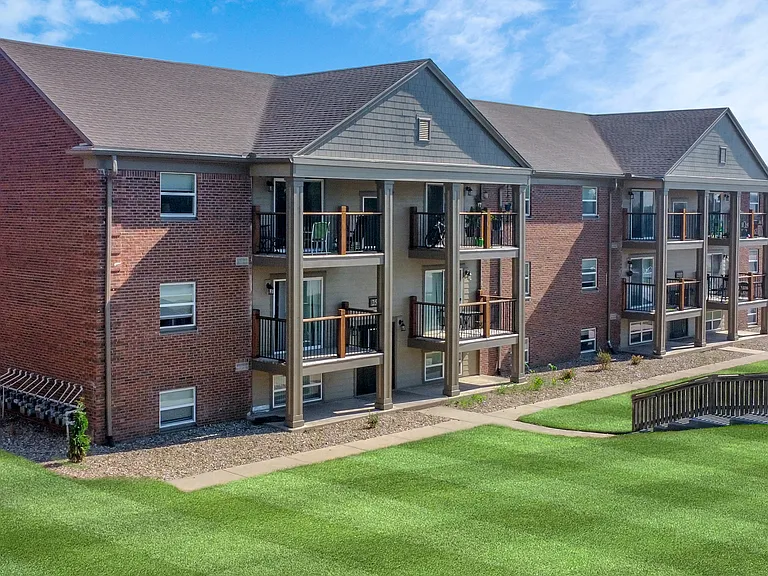 London Towers — Photo 24