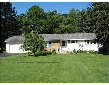 2535 Blossom Ln photo 1