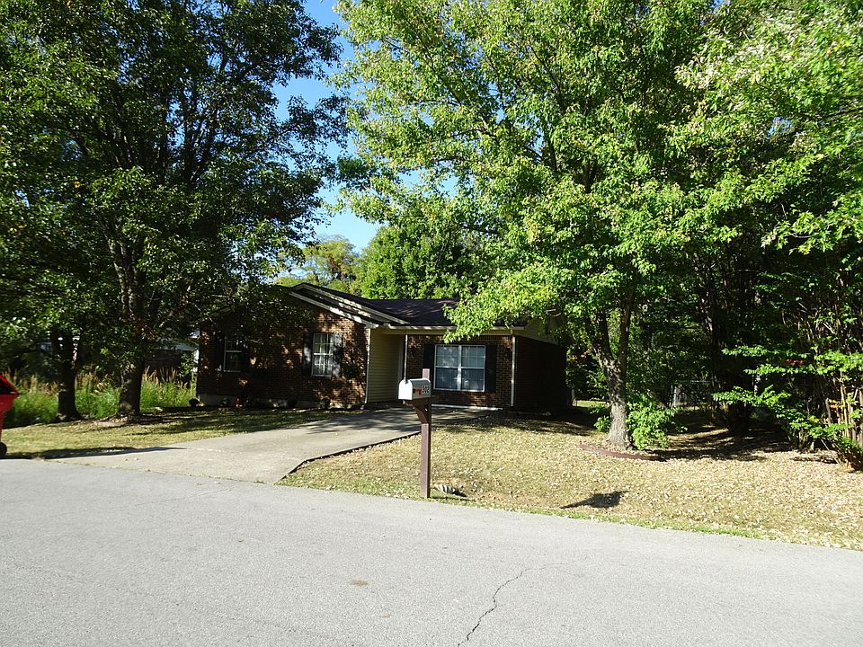 1st image of 302 Highwood Dr