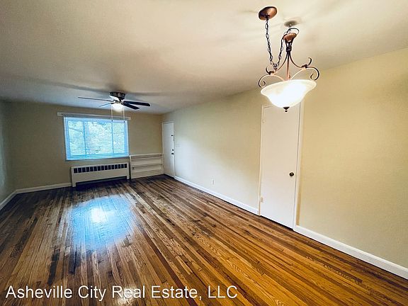 4th image of 131 Lakeshore Dr APT 4