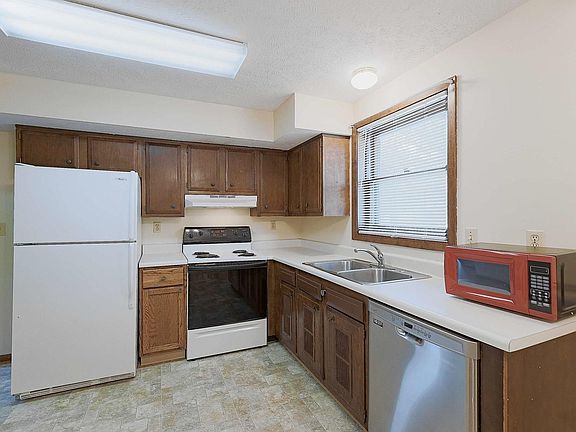 5th image of 5535 S 42nd Street Ct