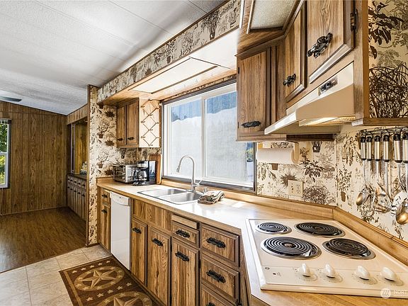 4th image of 12318 122nd Avenue Ct E #64
