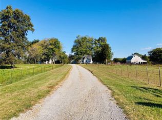 367 County Highway 18, Xenia, IL 62899