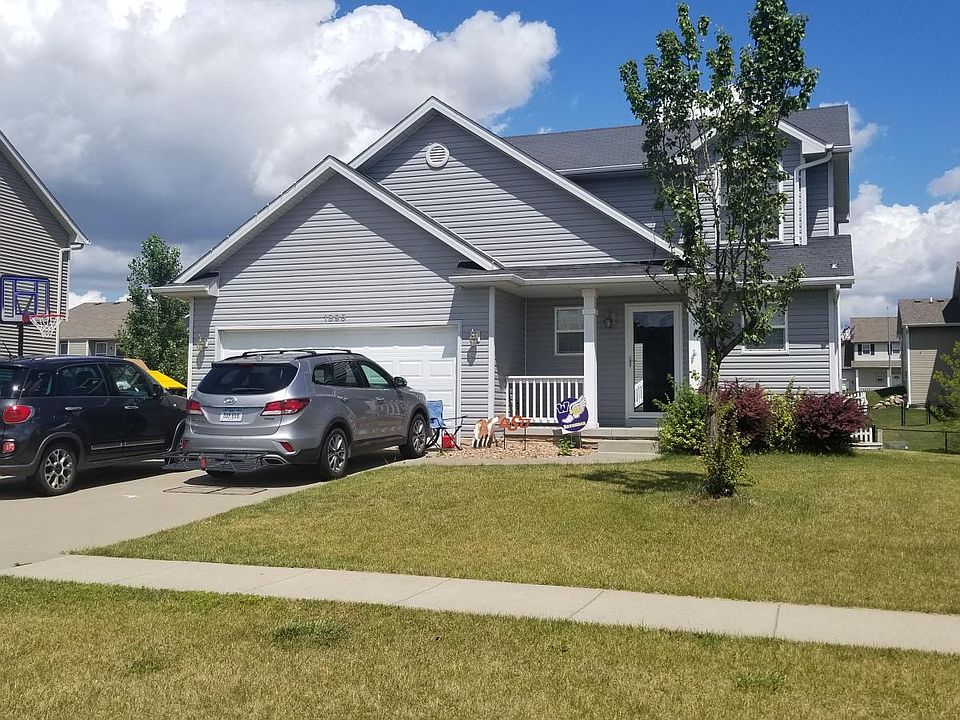 2nd image of 1895 SE Langdale Ln