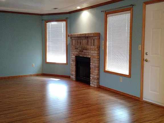 2nd image of 1501 Arlington Dr