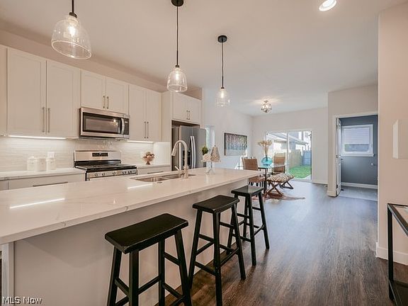 3rd image of 3131 W 18th Pl