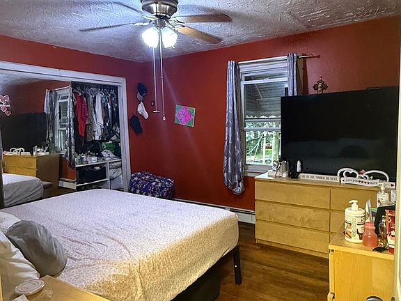 5th image of 330 E Lake Ave