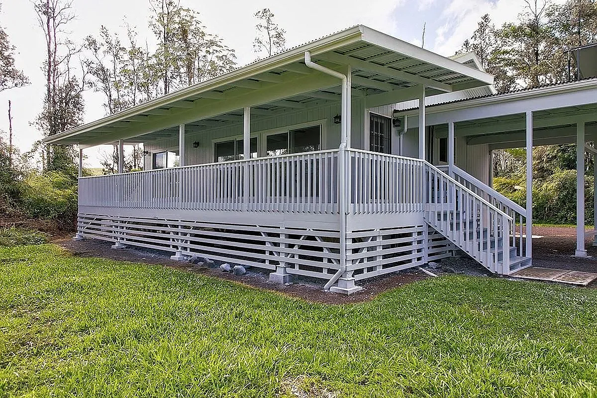 3 bed, 1100 sqft, $2,300 — Photo 3
